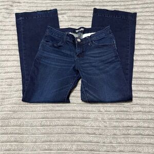 Wrangler Dark Blue Flare Jeans

WILL SHIP MONDAY 12/1